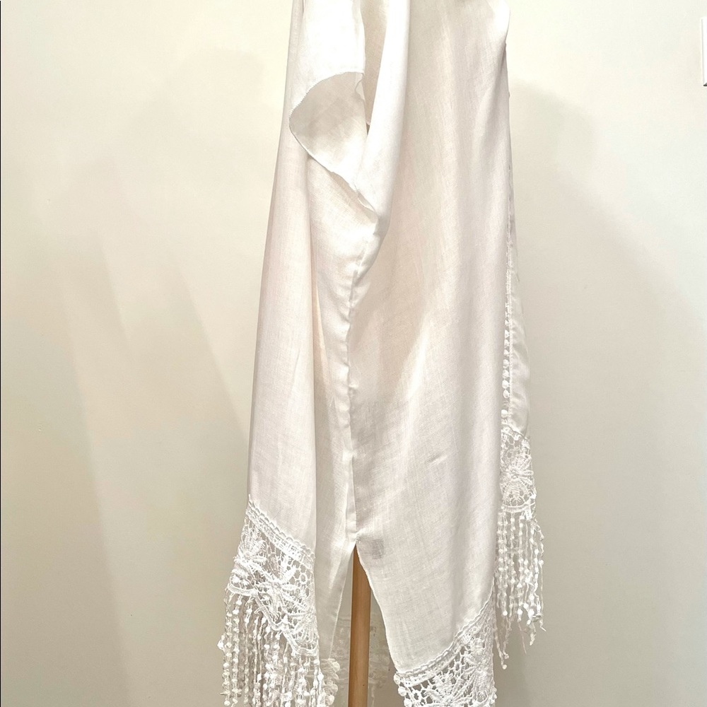 Stunning Beach Coverup - Picture 7 of 12